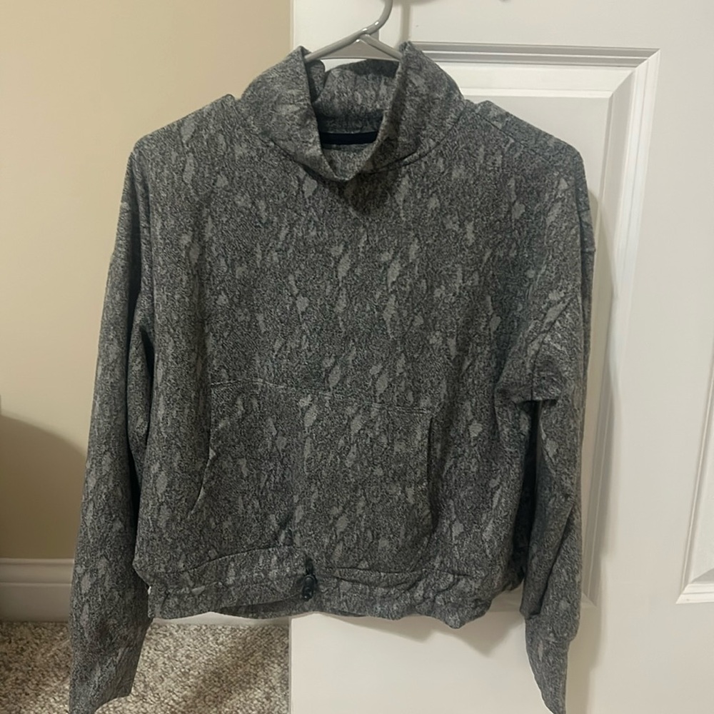 Danskin mock neck pullover